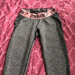 Gym shark grey with pink band